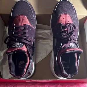 Woman’s air huarache great condition